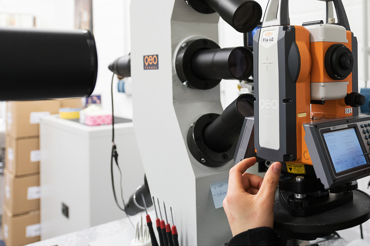 Lasertechnik Vermessungstechnik Dresden - LVT GmbH Fachhändler Laser Vermessungstechnik